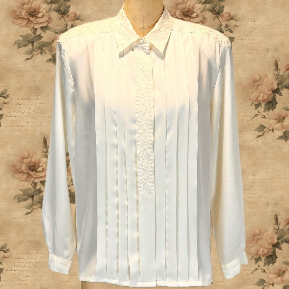 VINTAGE 90s fancy ladylike blouse button down embroidered floral Pintuck pleated